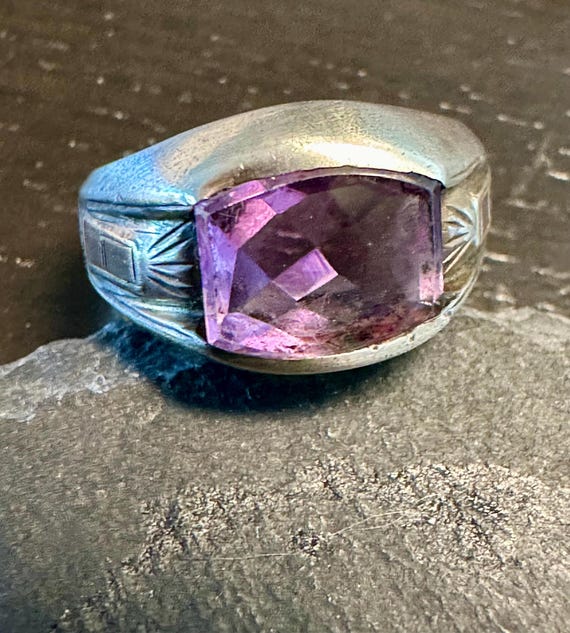 Lampu Amethyst: Pencahayaan Dekorasi Elegan untuk Rumah & Interior