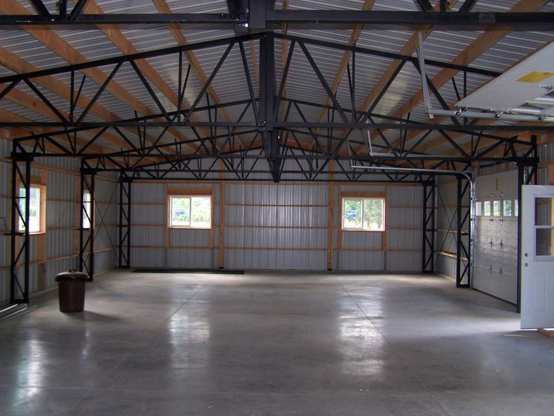 Delta Roof Truss System Sdn. Bhd. – Reka Bentuk Gudang Moden dengan Sistem Rangka Atap Kuat