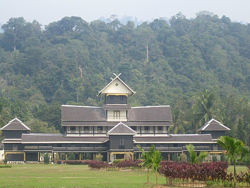 Muzium Diraja Istana Lama Seri Menanti – Warisan Sejarah Diraja Malaysia, Seni & Budaya Tradisional