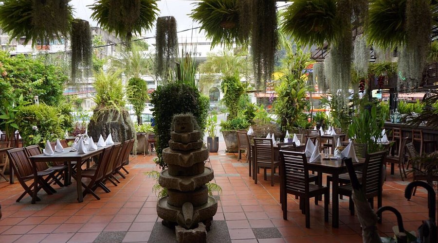 Restoran Taman Ferringhi – Makanan Lazat & Pemandangan Indah di Pantai