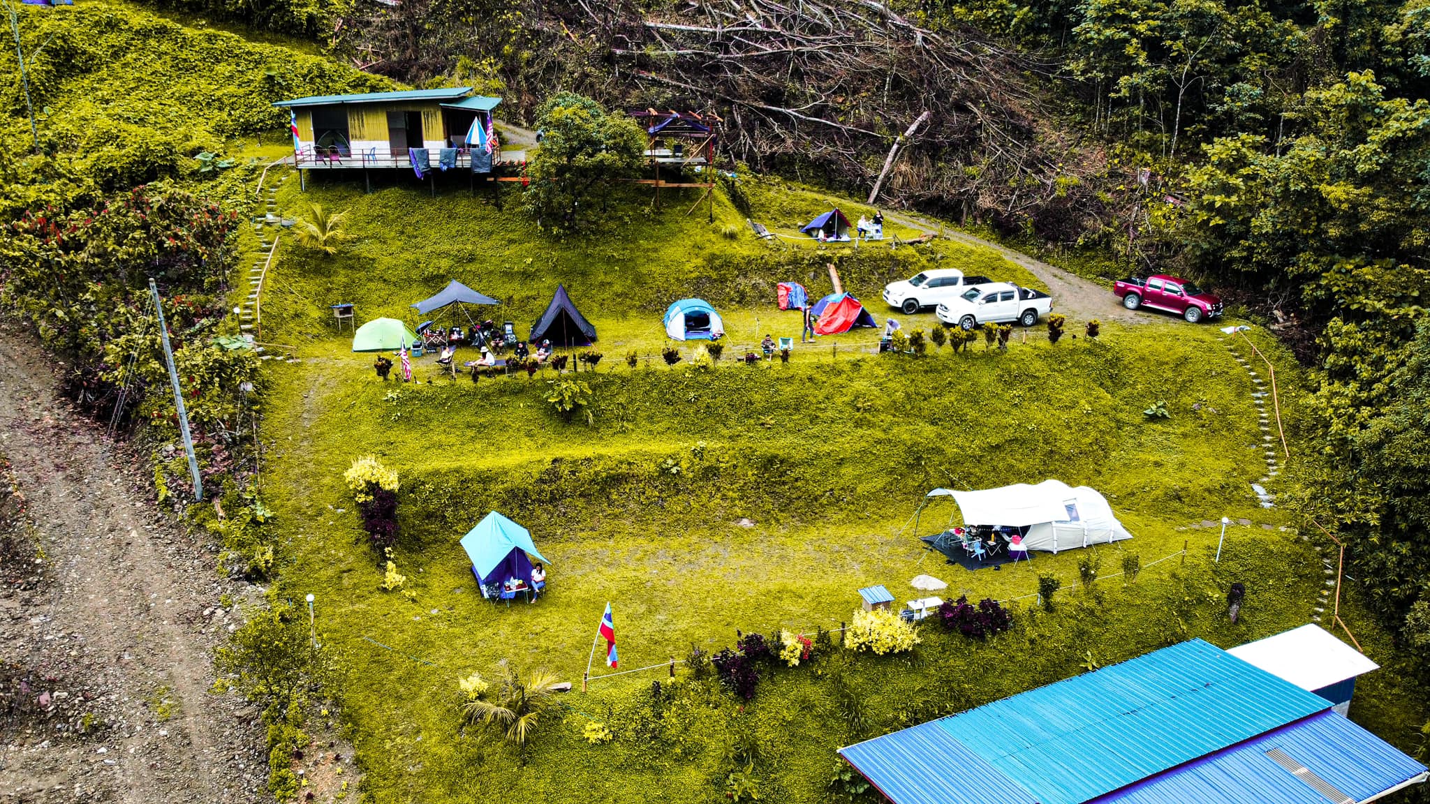 Foto Kampung Dingin Batu: Pemandangan Kemping Alam yang Memukau