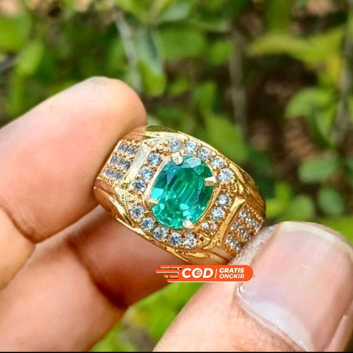 Zamrud Mewah: Gambar Permata Hijau Berkualiti Tinggi - Koleksi Mewah 2024