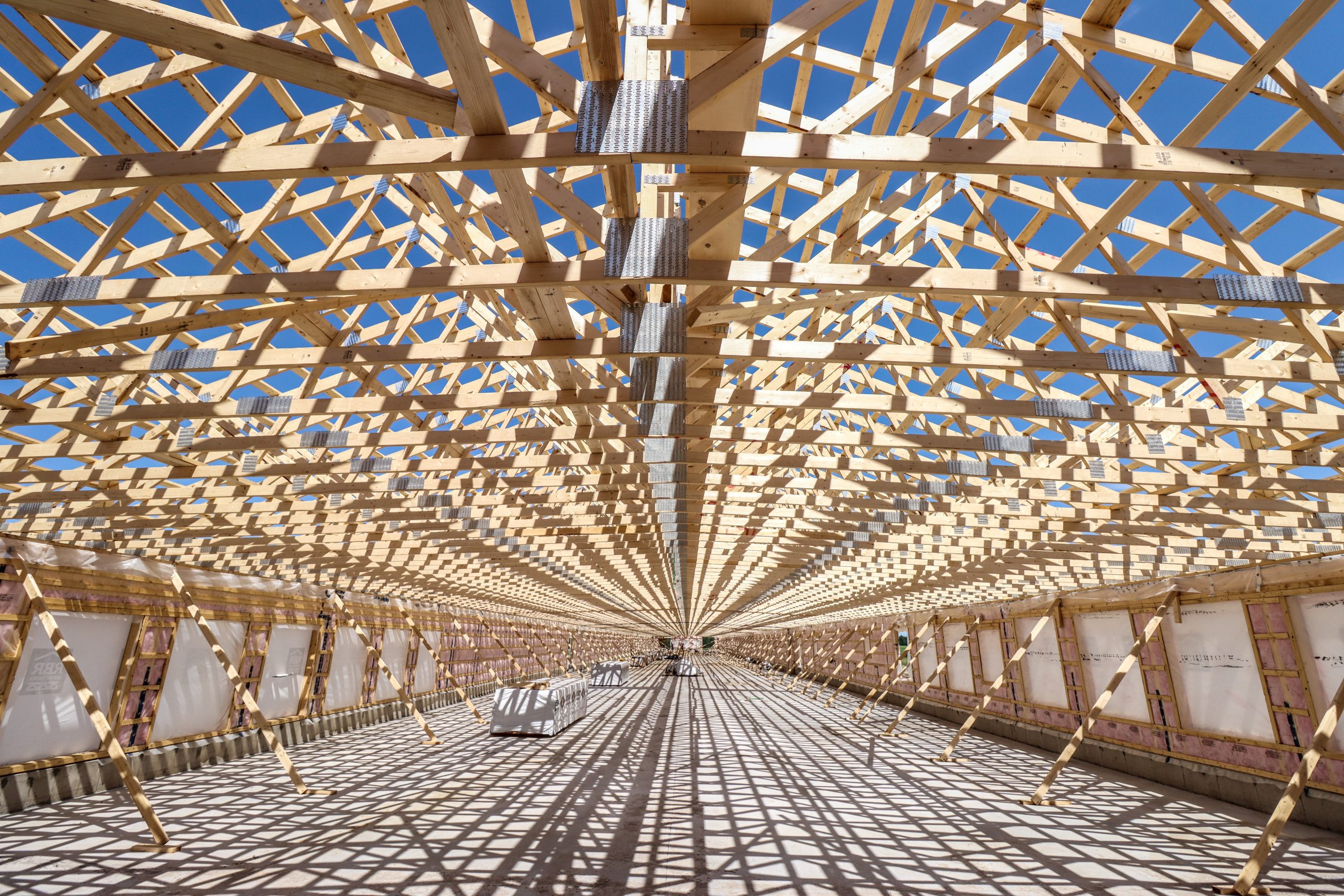 Truss Atak RKV Builders – Struktur Bumbung Berkualiti Tinggi untuk Projek Pembinaan