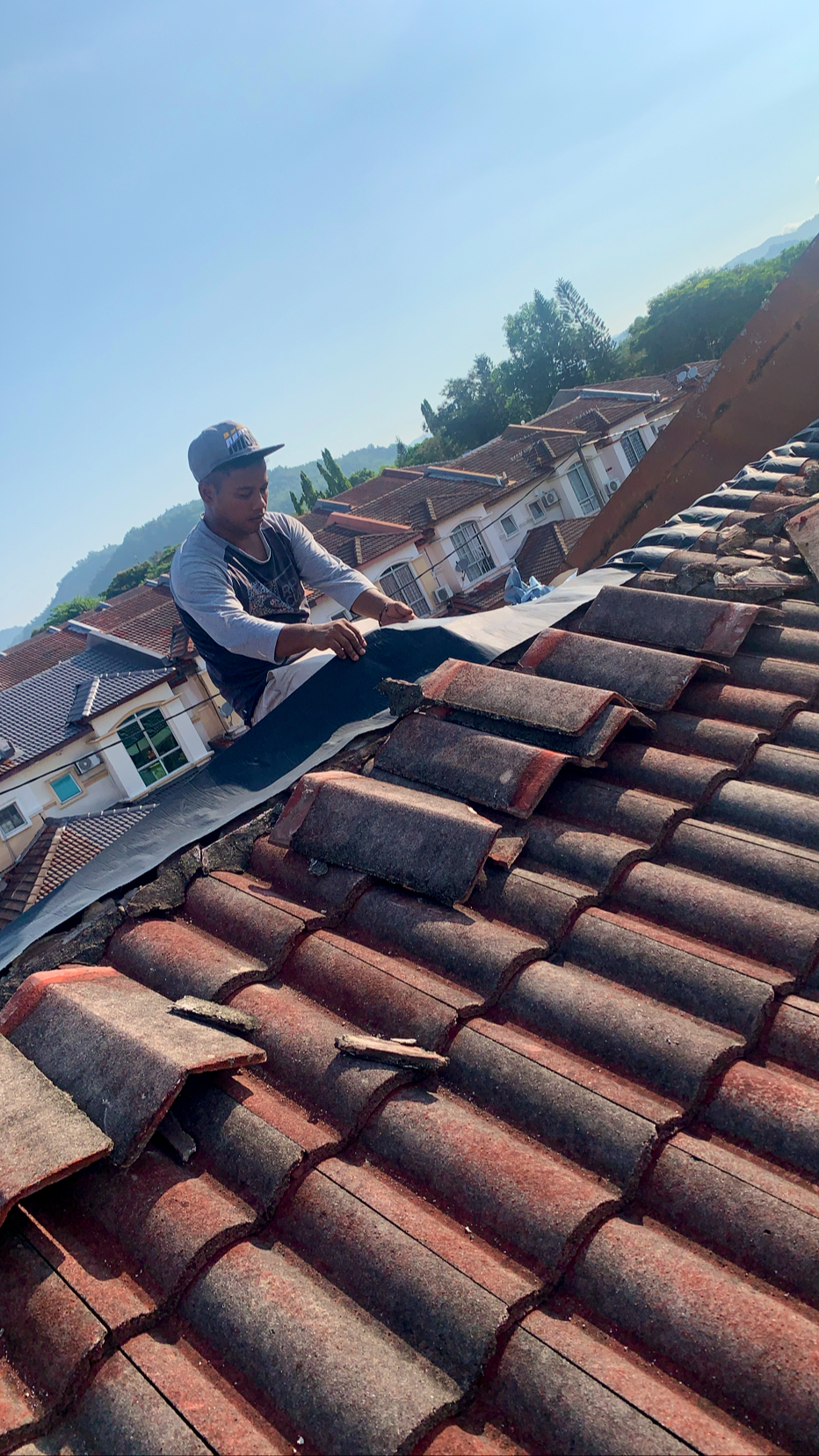 Perkhidmatan Pembaikan Bumbung, Cat & Paip di Syakir – Pakar TUKANG BUMBUNG, TUKANG CAT, PLUMBER Panggil Sekarang