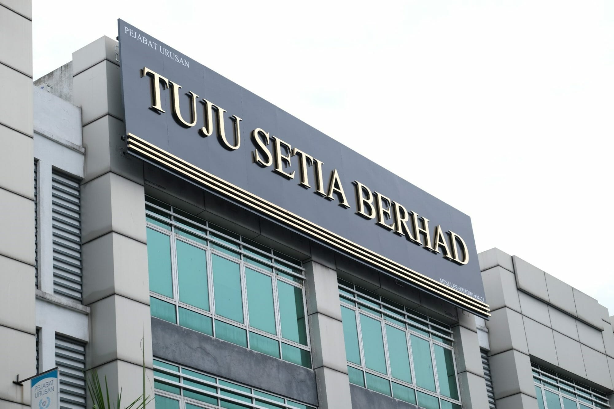 Projek Pembinaan Tuju Bina – Kualiti Tinggi, Reka Bentuk Moden & Kos Efisien