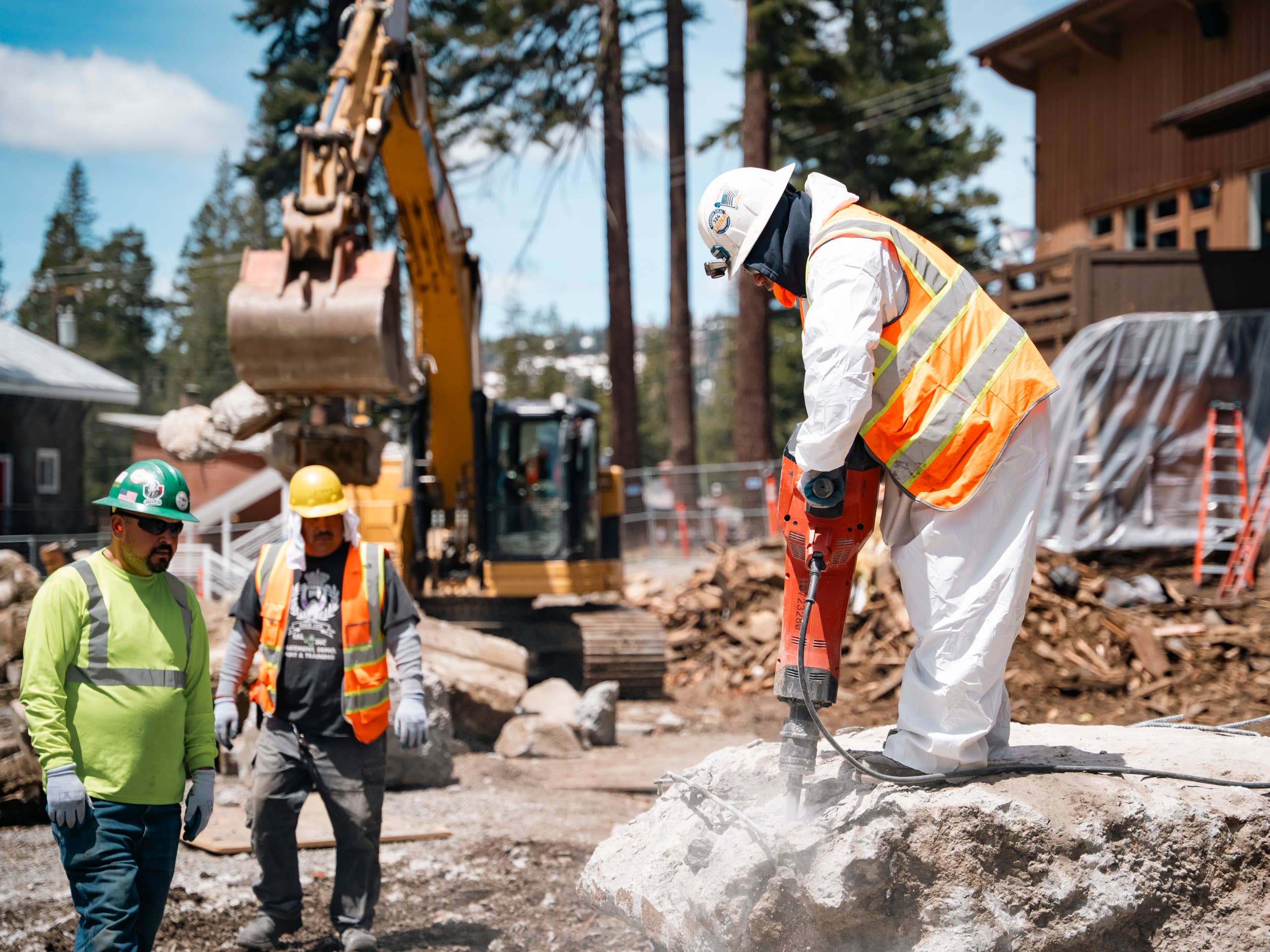 Pow Renovasi & Konstruksi – Perkhidmatan Pembaikan Rumah & Bangunan Berkualiti