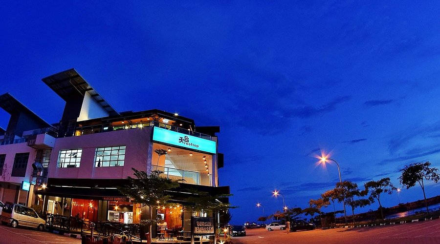 Restoran Atap Pontian – Pemandangan Menakjubkan, Hidangan Lazat & Suasana Romantis