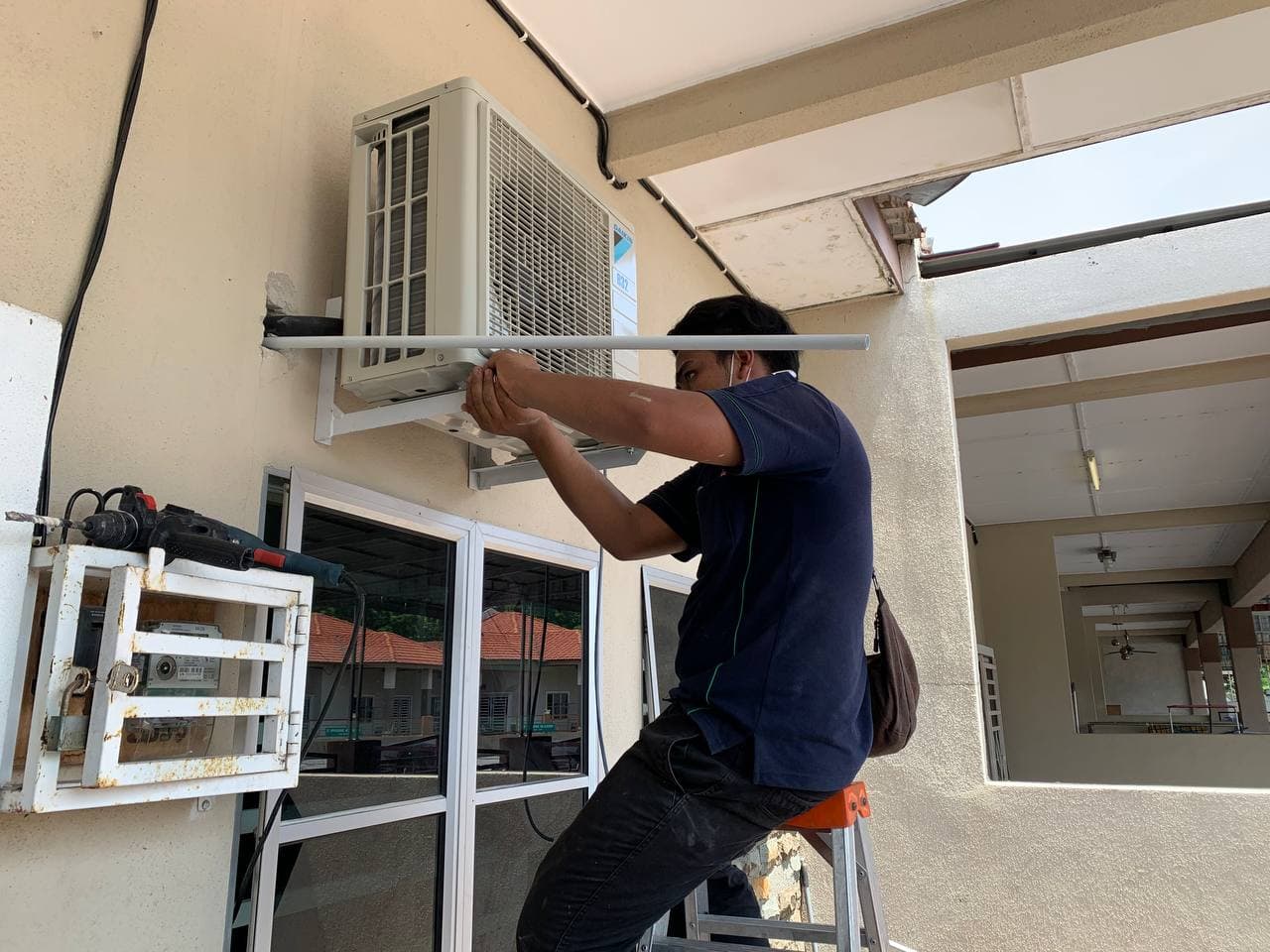 Servis & Baik Pulih Aircond | Pemasangan Profesional, Penjagaan & Pembaikan Cepat